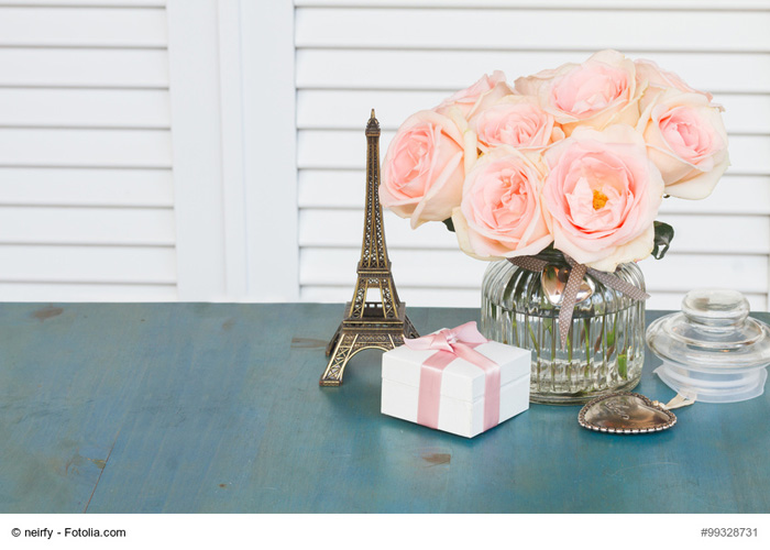 Pink roses with heart and gift box for Valentines day with empty copy space