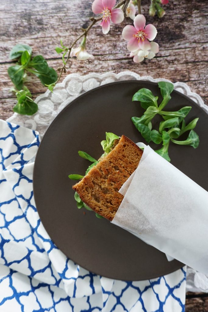 Eat Seasonal: Gegrilltes Schwarzbrot Sandwich mit Feldsalat - My Mirror ...