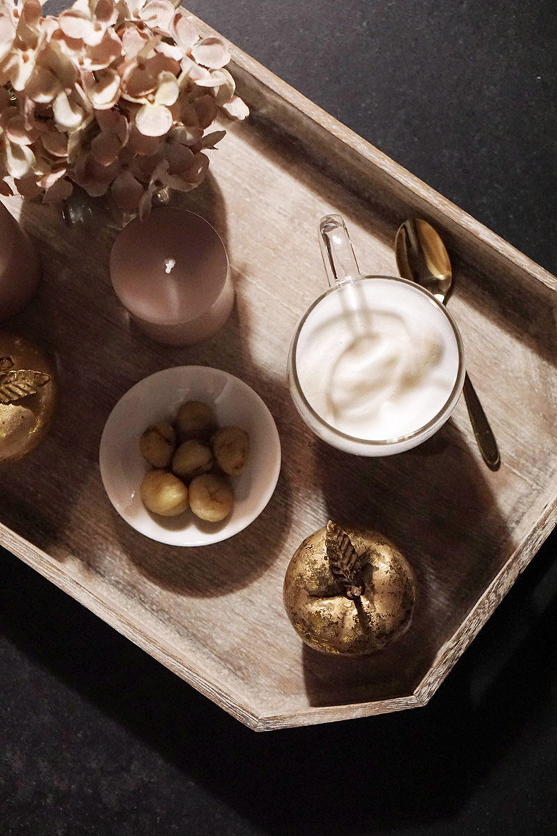 Herbst in der Tasse: So kannst du Chestnut Latte selber machen. Super leckerer Maroni Caffé Latte