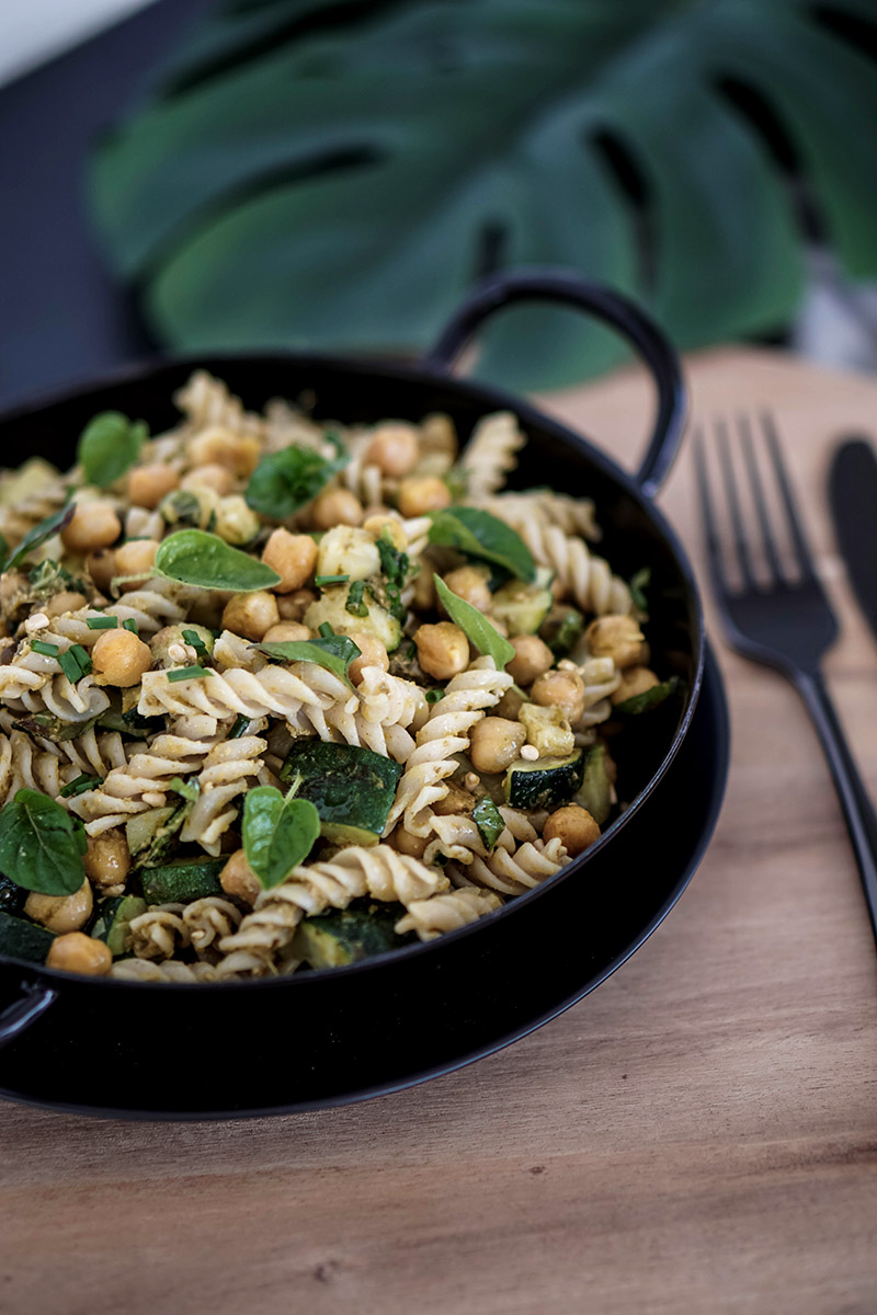 Green Pasta Rezept Nudelsalat zum Mitnehmen ins Büro