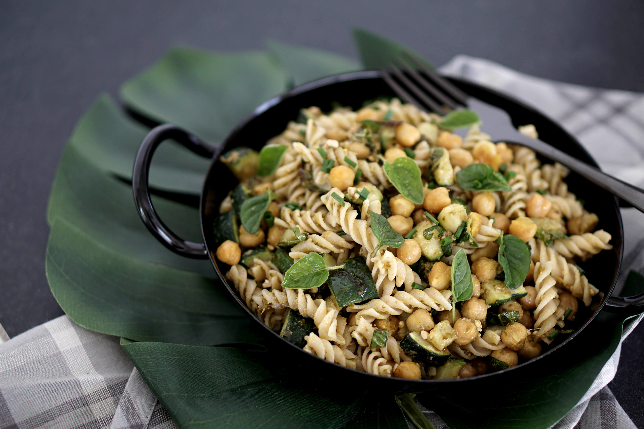 Green Pasta Rezept Nudelsalat zum Mitnehmen ins Büro