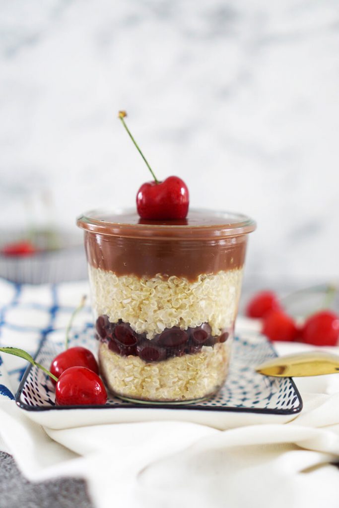 Veganes Rezept: Quinoa Milchreis mit Kirschen und Schokopudding