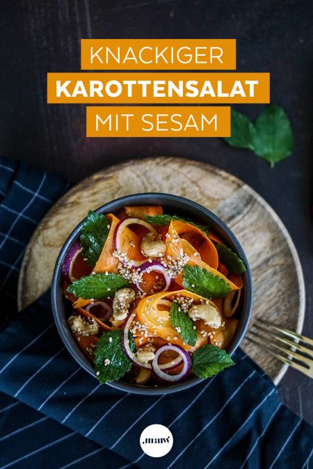 Knackiger Karottensalat mit knusprigem Sesam